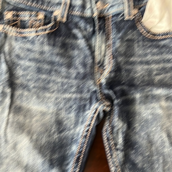 I am selling an authentic True Religion Jean, Size 38 - Picture 2 of 3